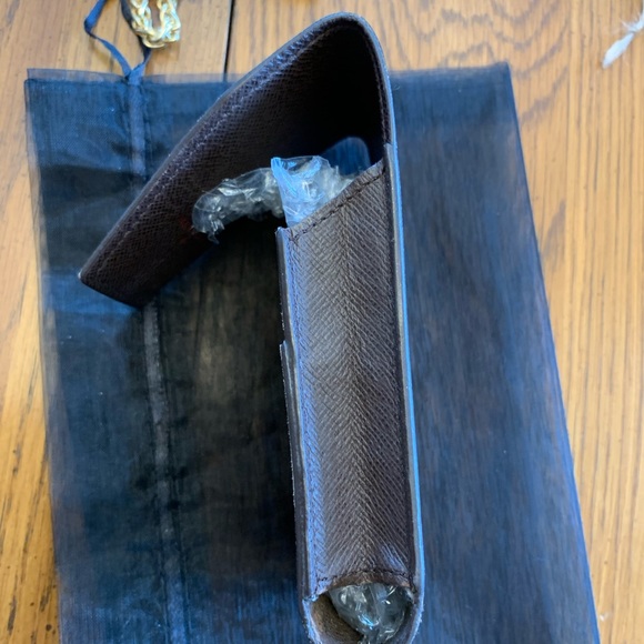 Louis Vuitton vintage case, no callouts, EUC, add a chain for many uses! - Picture 3 of 4